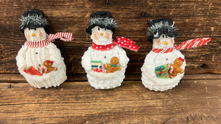 Snowman w/ Pocket of Gifts H-41