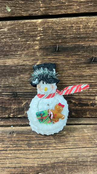 Snowman w/ Pocket of Gifts H-41